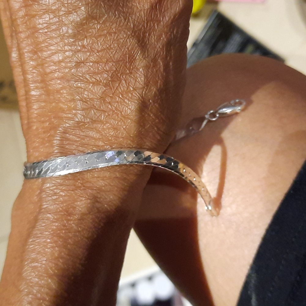 NWOT AUTHENTIC GENUINE SOLID STERLING SILVER 4MM WIDE! HERRINGBONE BRACELET 8"